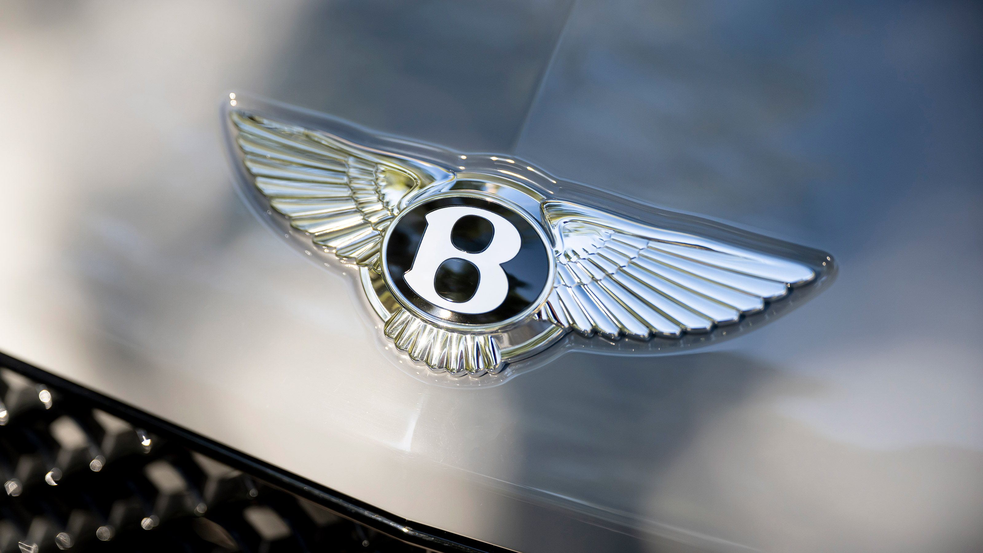 Bentley Bentayga V8 S - badge