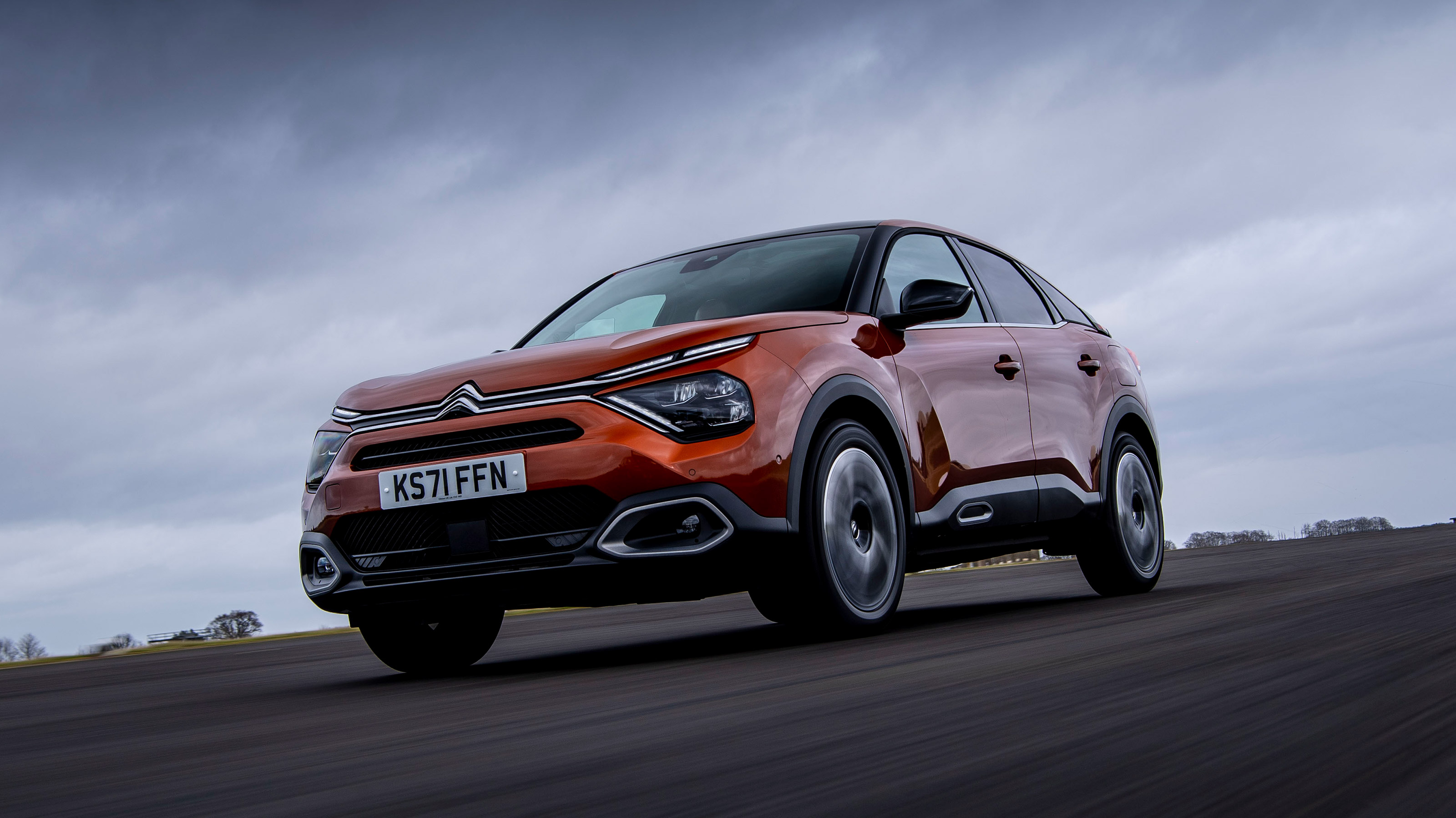 Citroen C4 PureTech 155 - front tracking