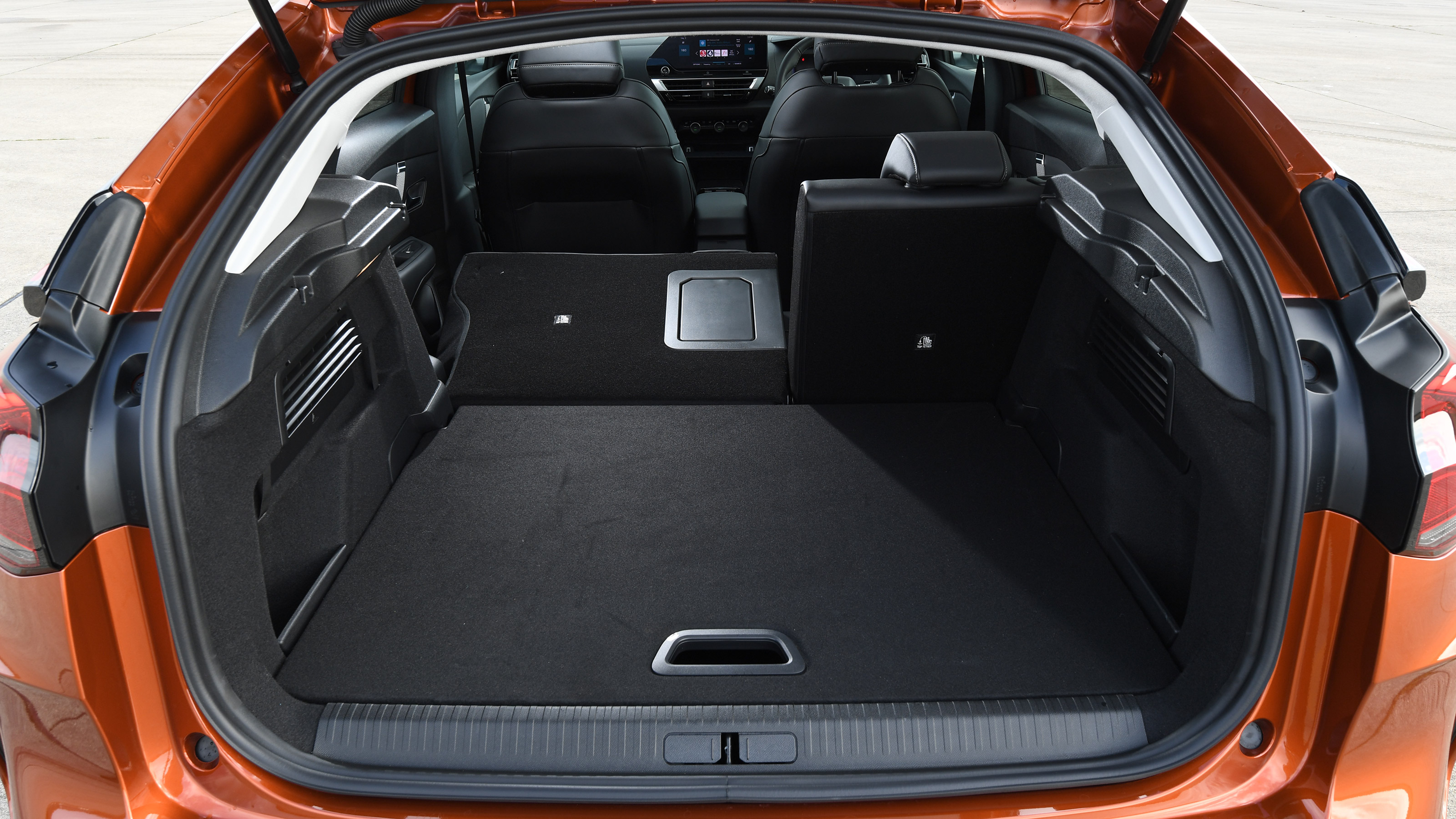 Citroen C4 PureTech 155 - boot