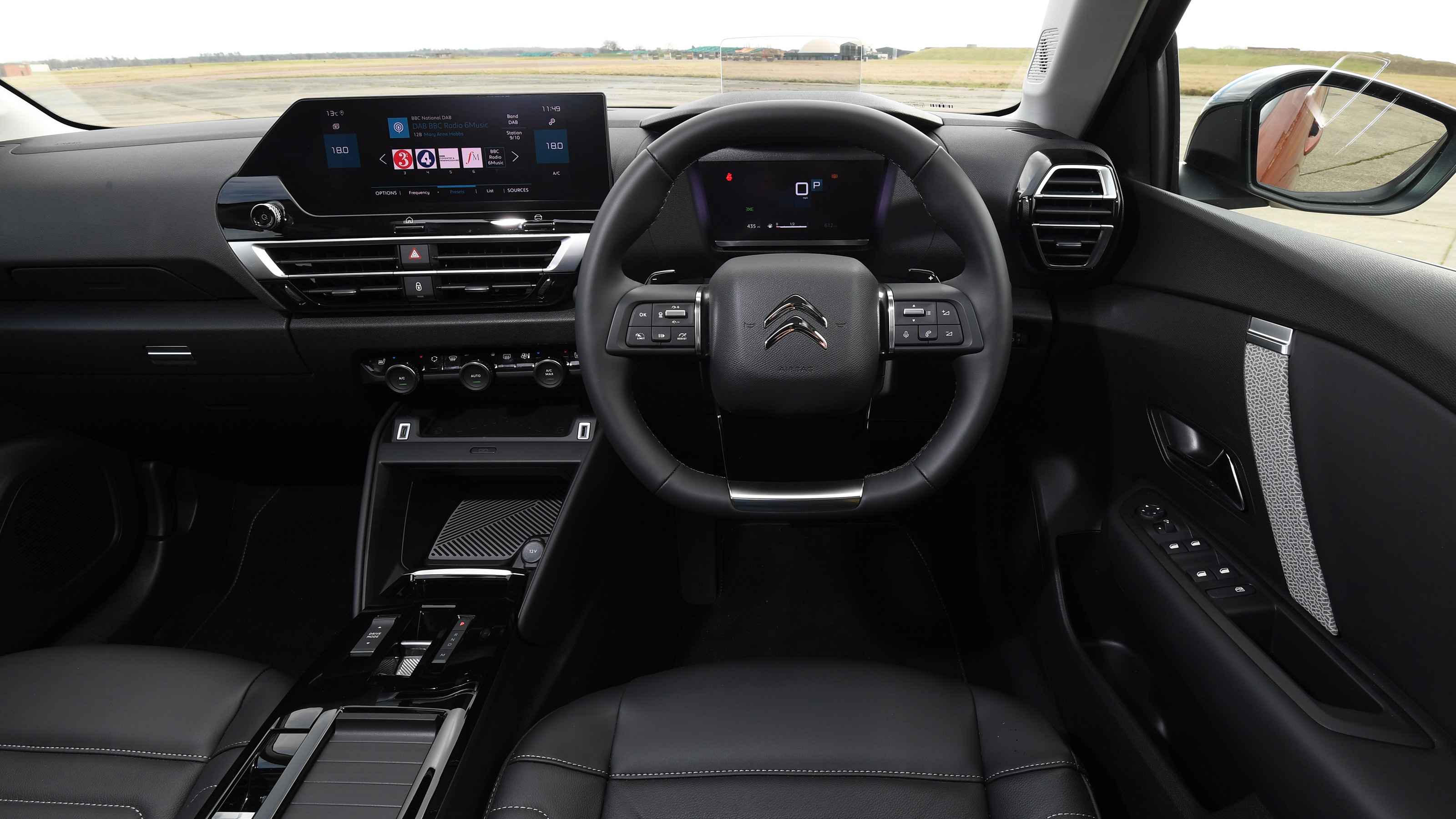 Citroen C4 PureTech 155 - dash