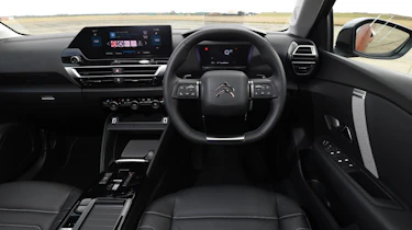 Citroen C4 PureTech 155 - dash