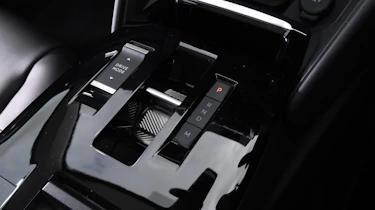 Citroen C4 PureTech 155 - centre console