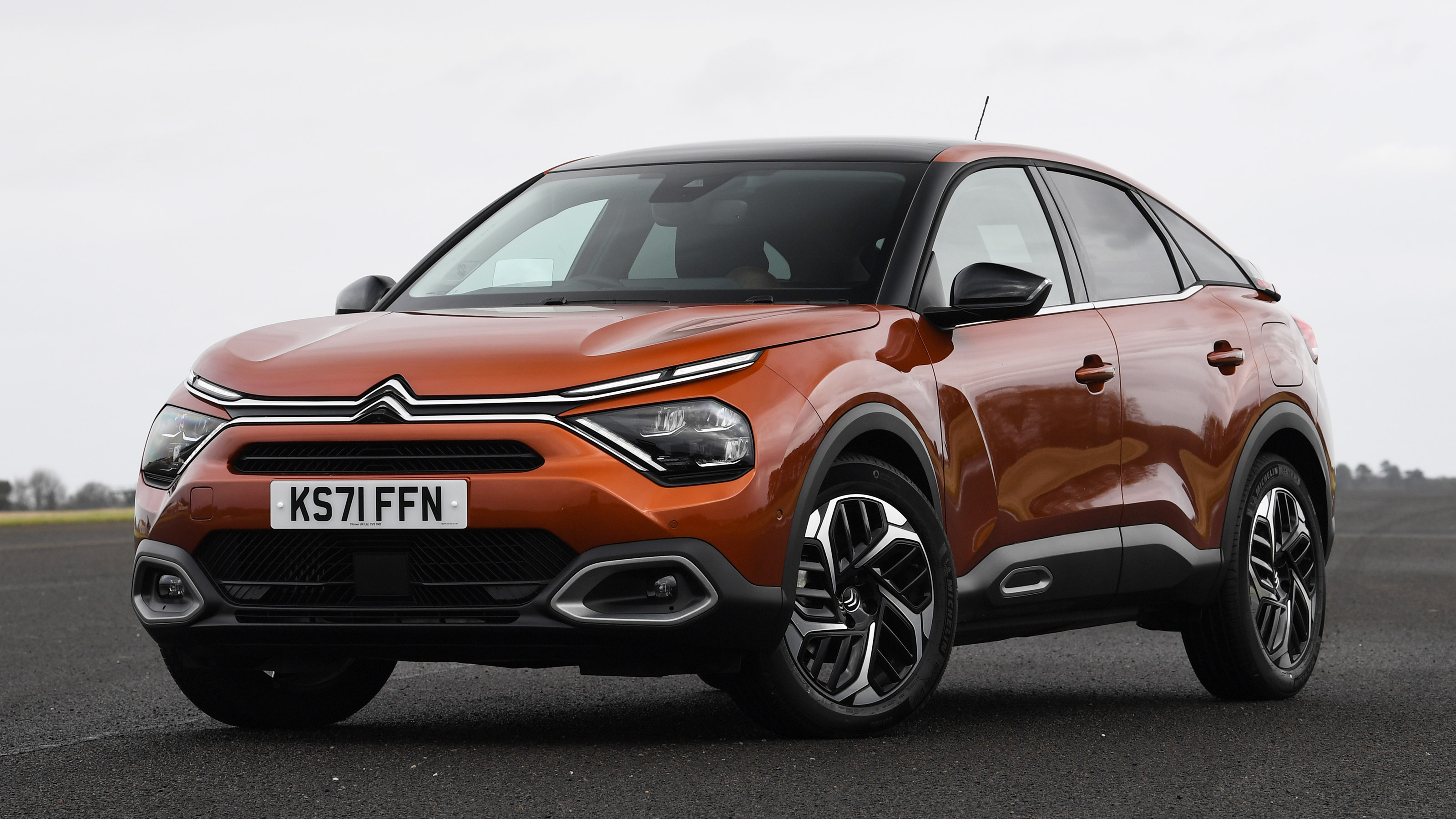 Citroen C4 PureTech 155 - front static