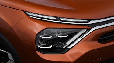 Citroen C4 PureTech 155 - front light
