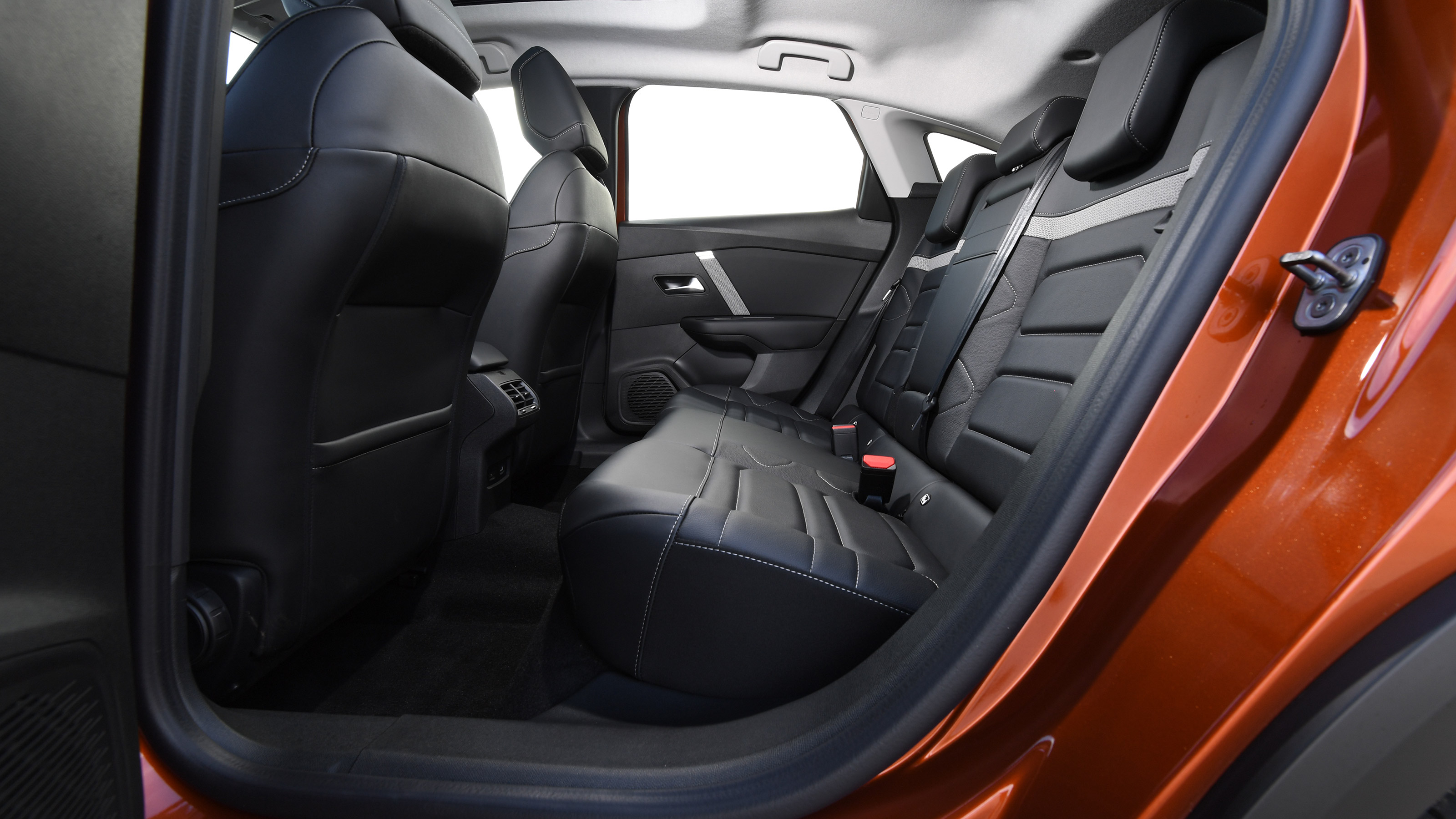 Citroen C4 PureTech 155 - rear seats
