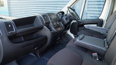 Citroen e-Relay - cabin