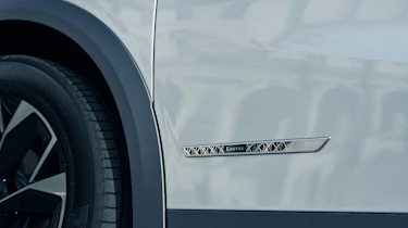 New DS 3 Crossback Louvre special edition unveiled