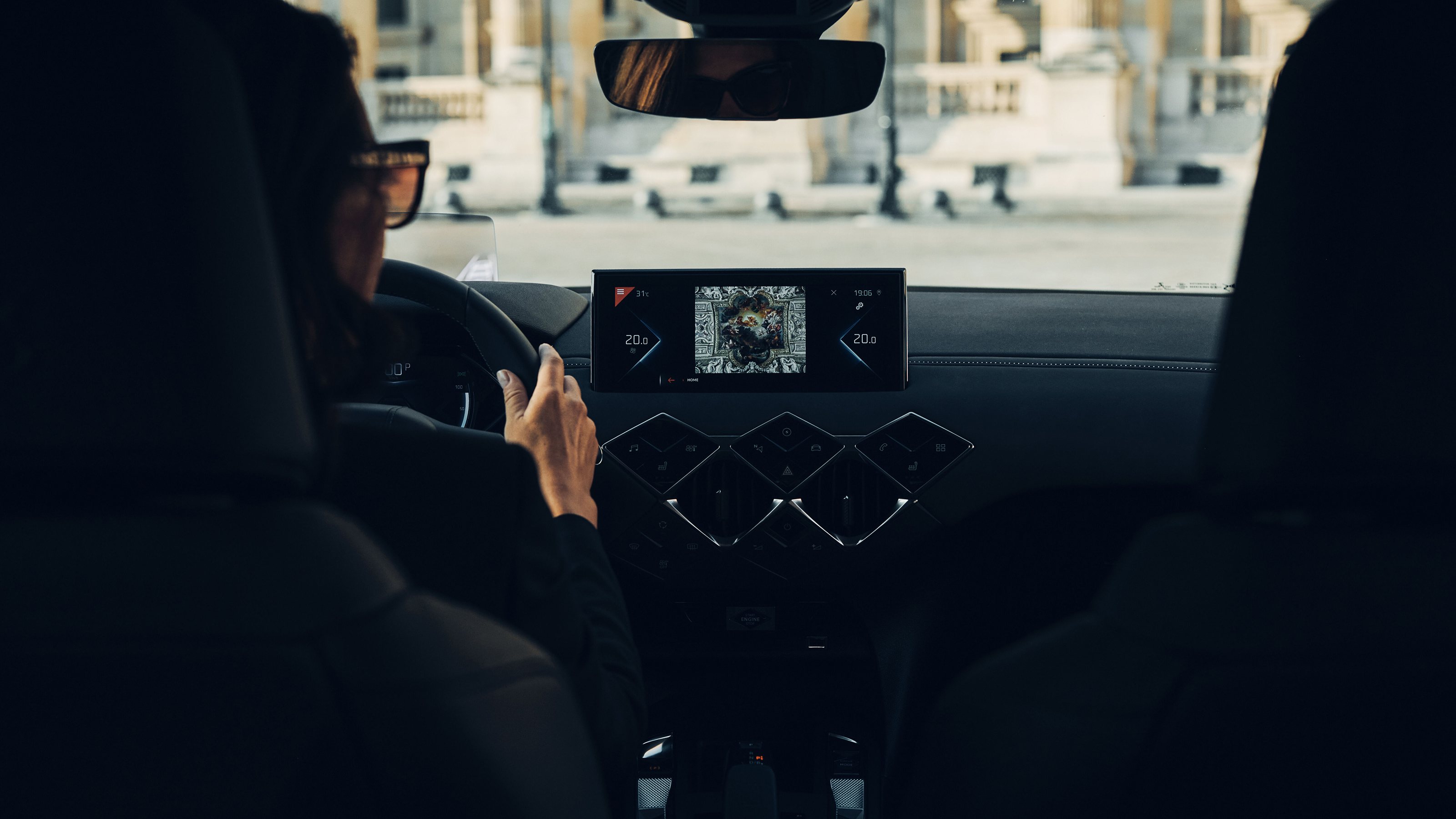New DS 3 Crossback Louvre special edition unveiled - interior