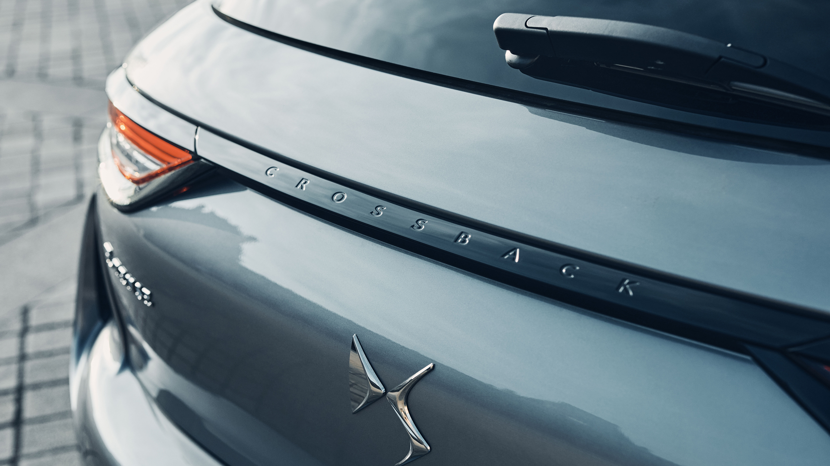 New DS 3 Crossback Louvre special edition unveiled - badge
