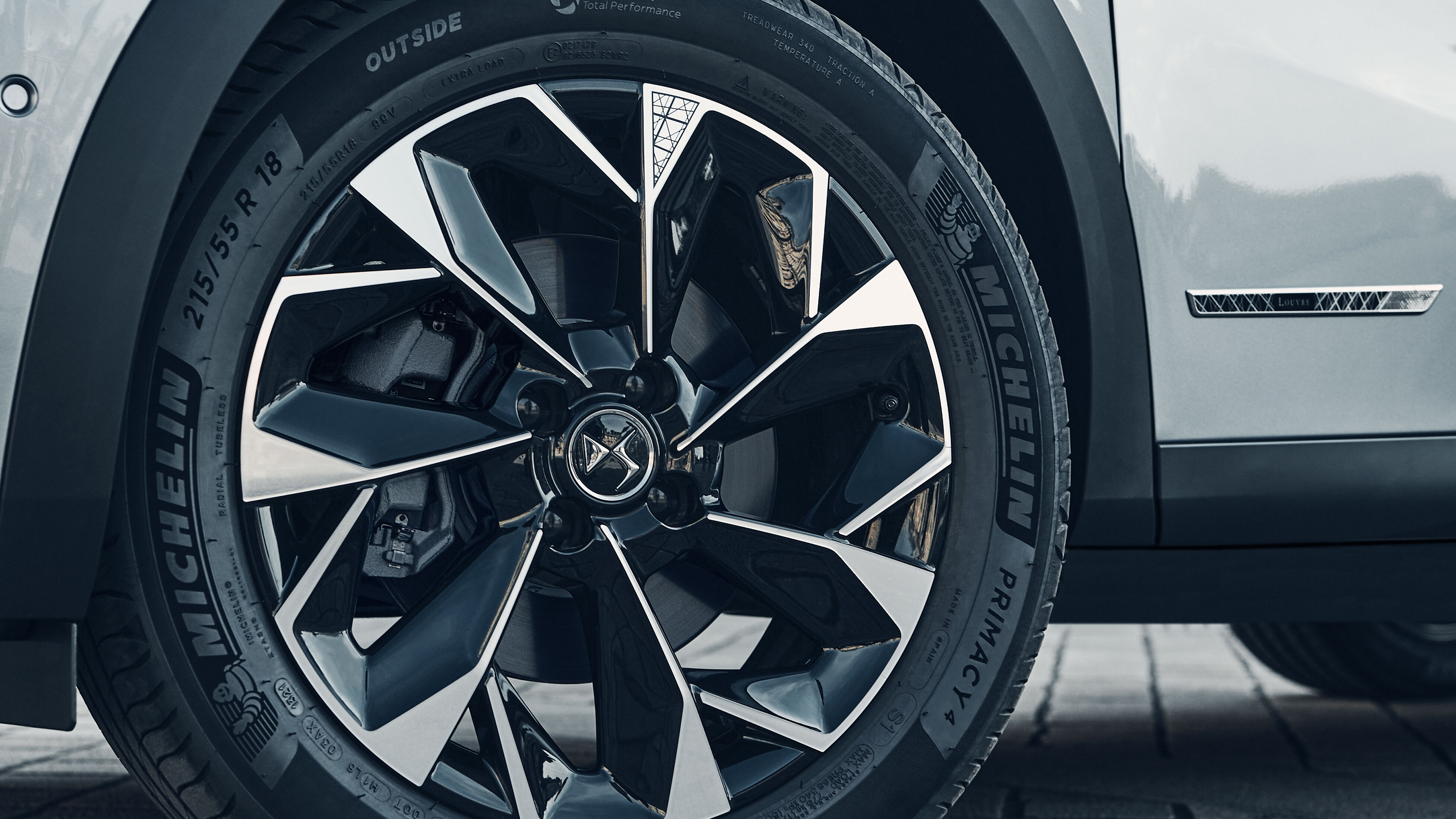 New DS 3 Crossback Louvre special edition unveiled - wheel
