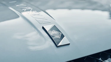 New DS 3 Crossback Louvre special edition unveiled - badge