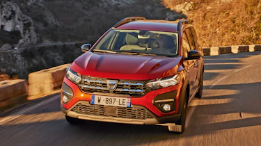 Dacia Jogger - front tracking