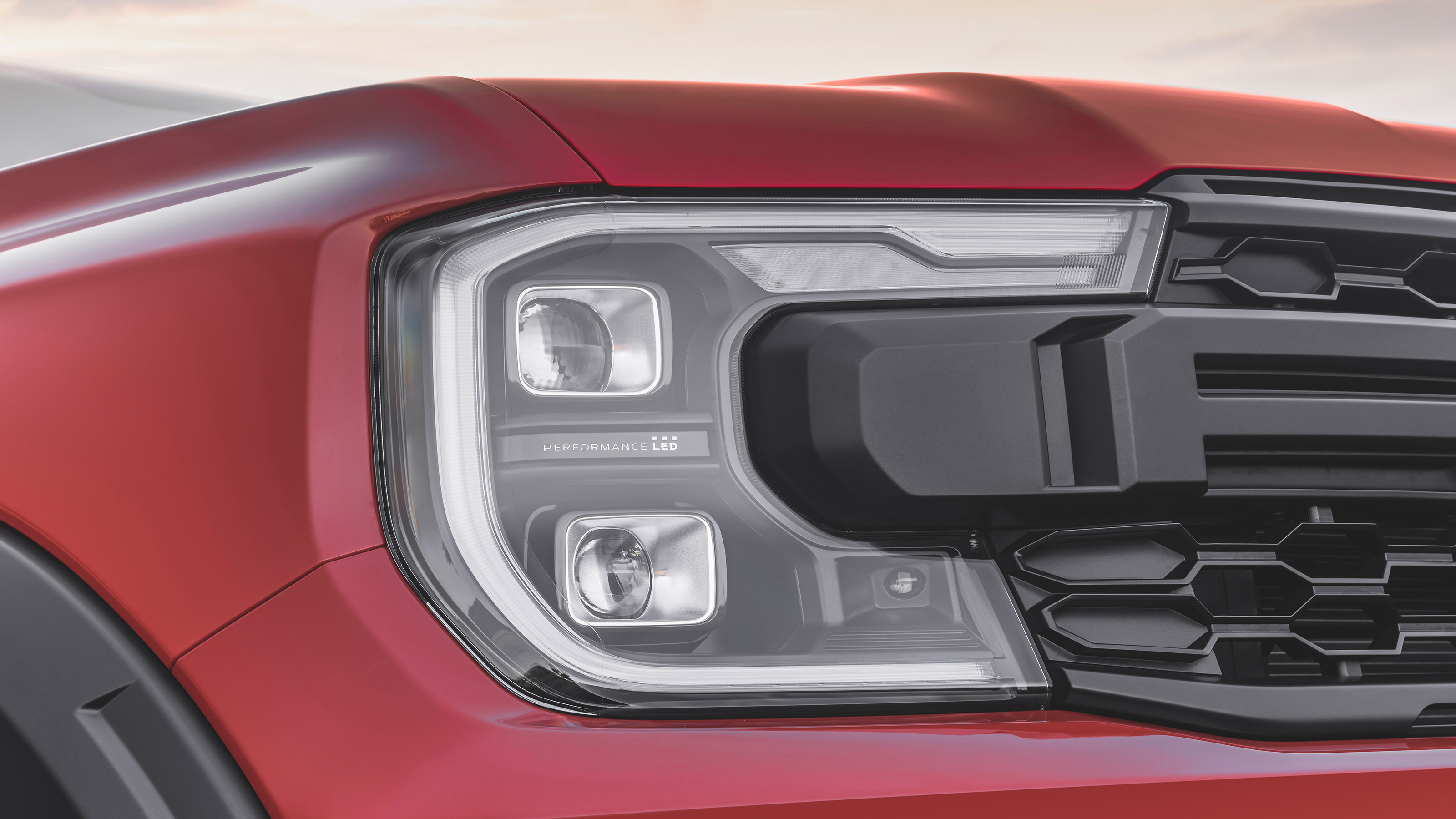 Ford Ranger Raptor - front light