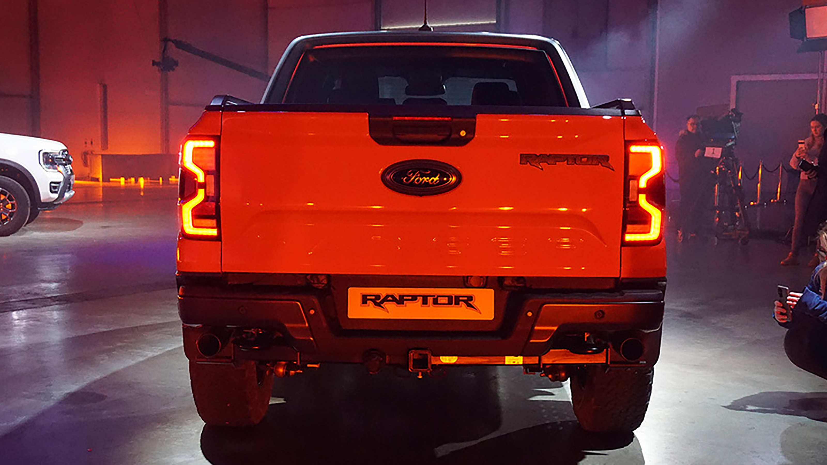 Ford Ranger Raptor - studio full rear