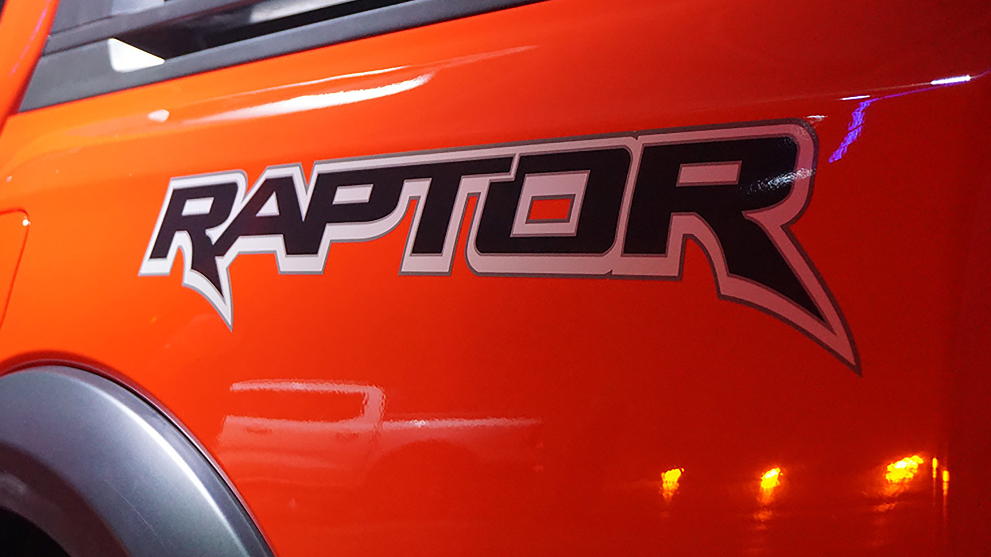 Ford Ranger Raptor - studio badge