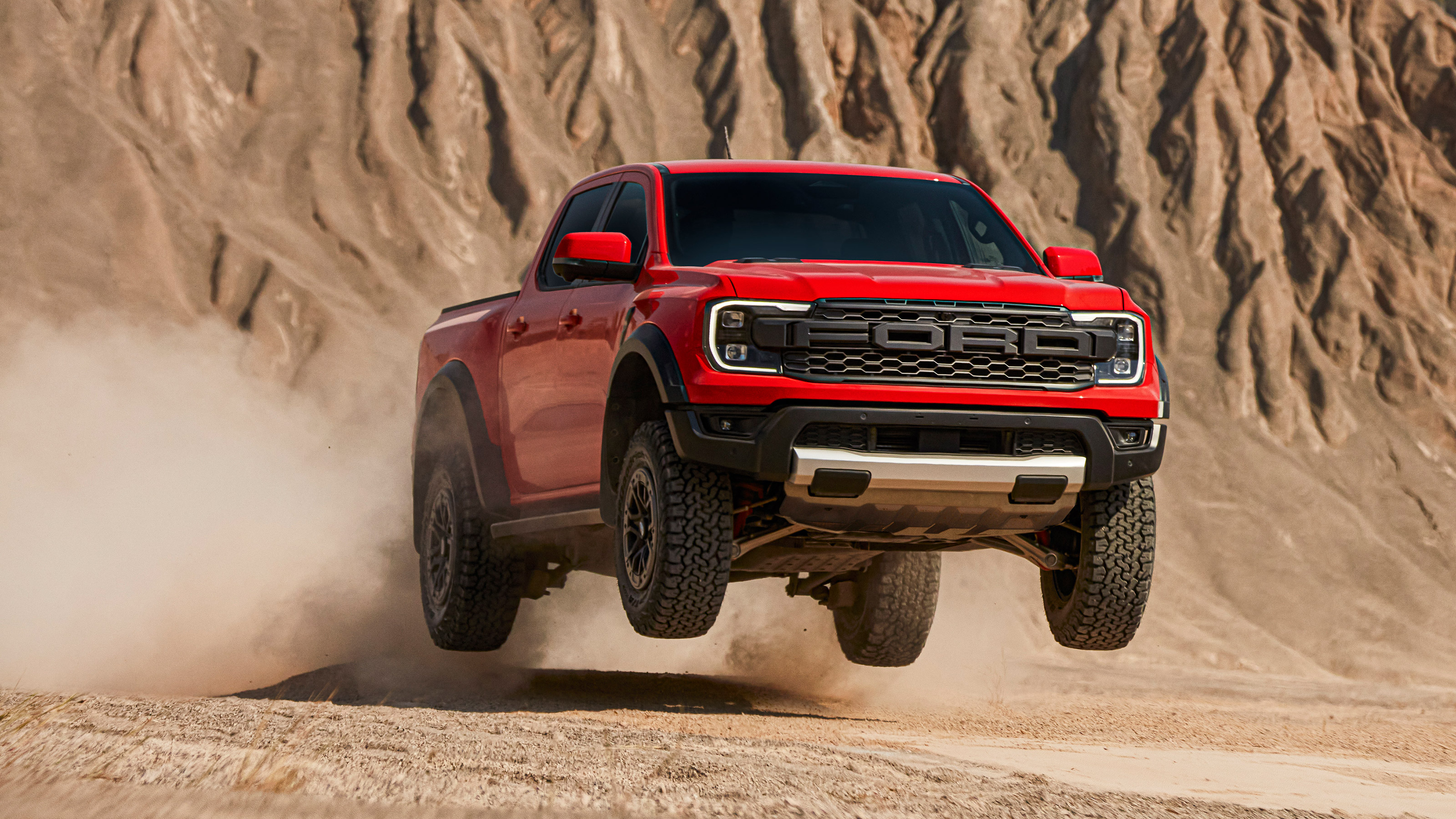 Ford Ranger Raptor - off-road jump