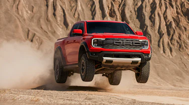 Ford Ranger Raptor - off-road jump