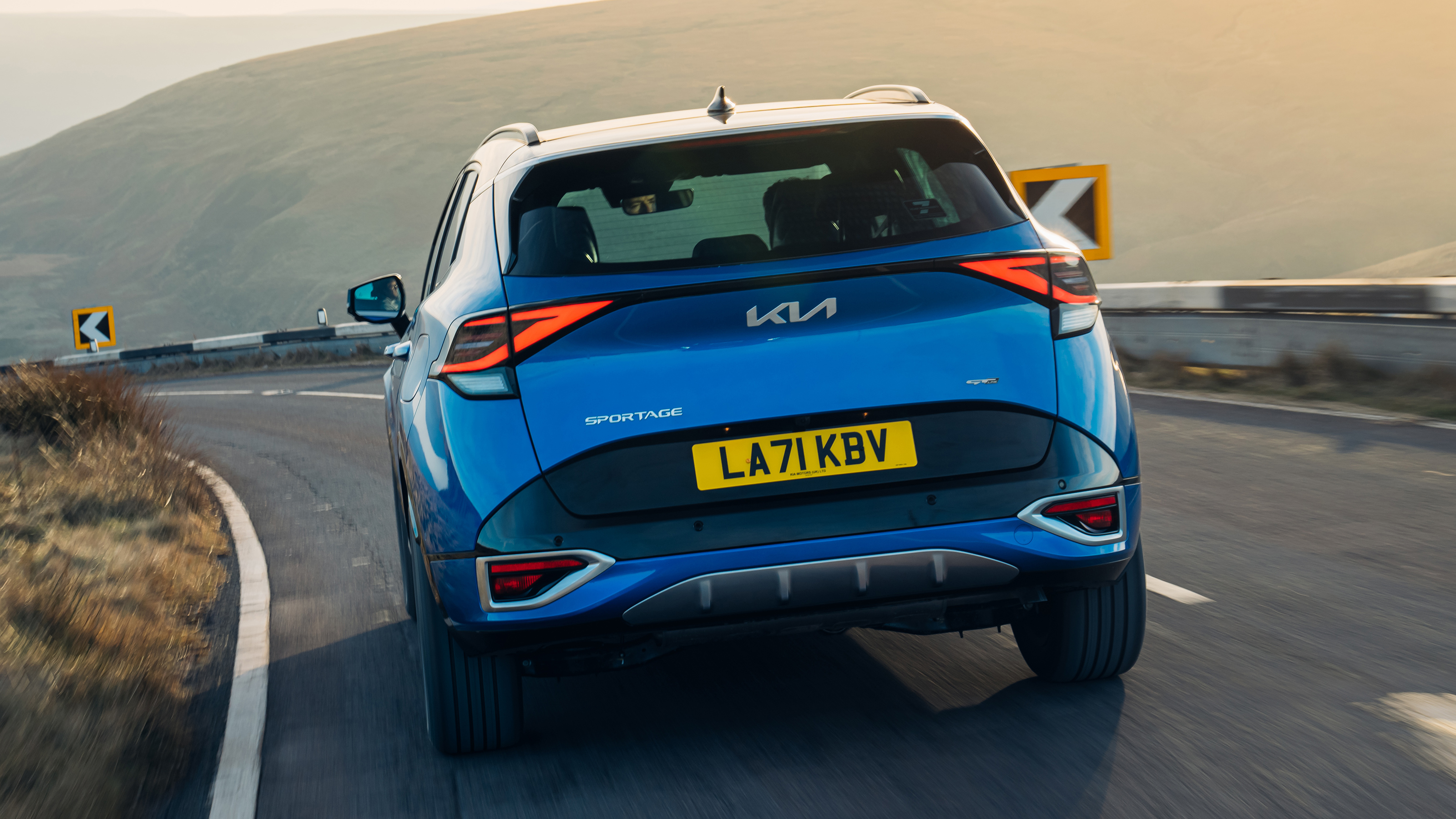 2022 Kia Sportage - rear cornering