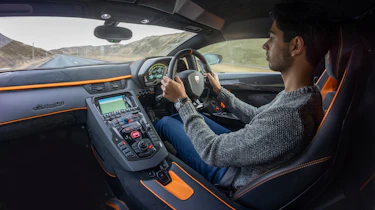 Lamborghini Aventador SVJ - dash