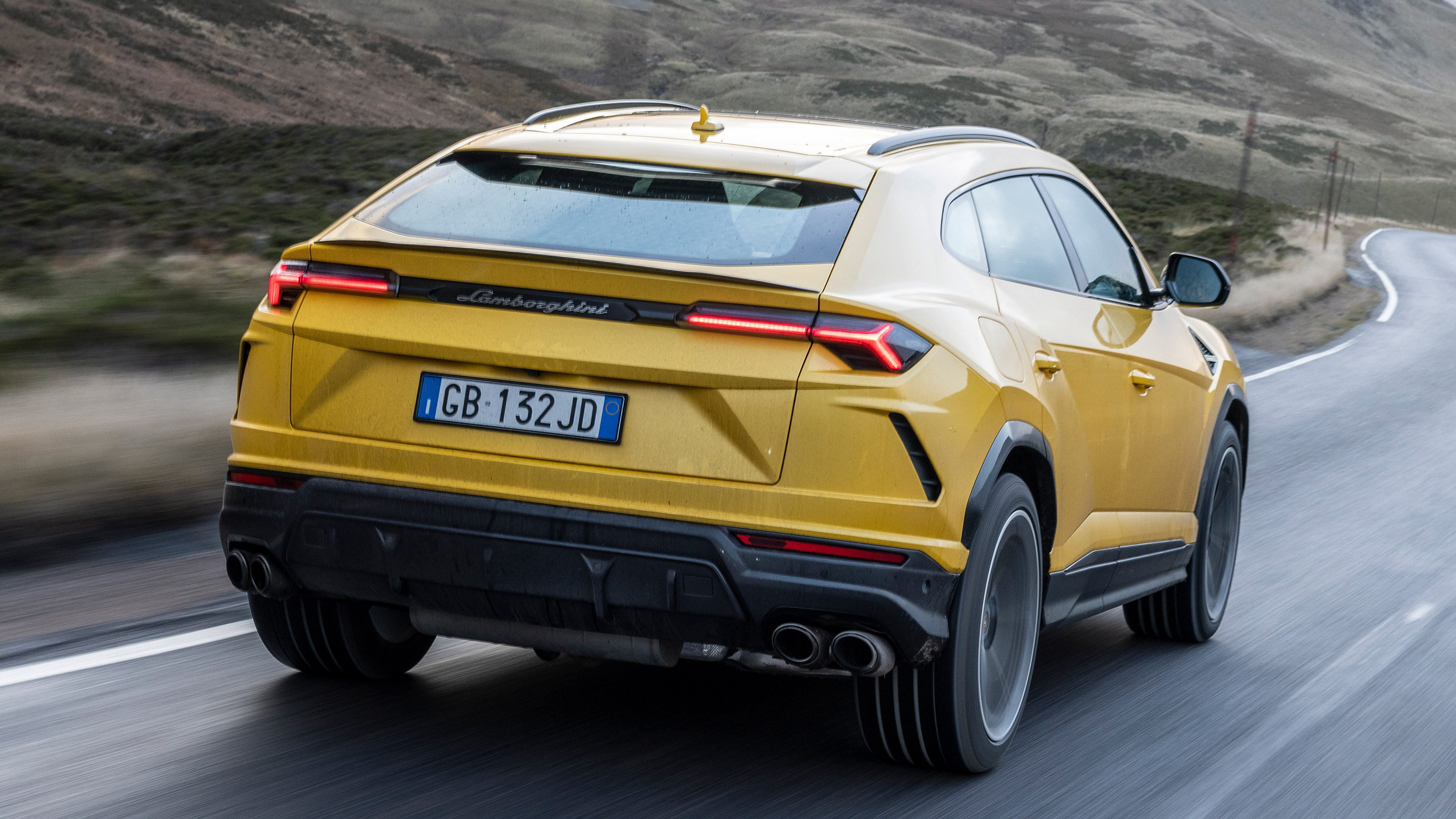 Lamborghini Urus - rear