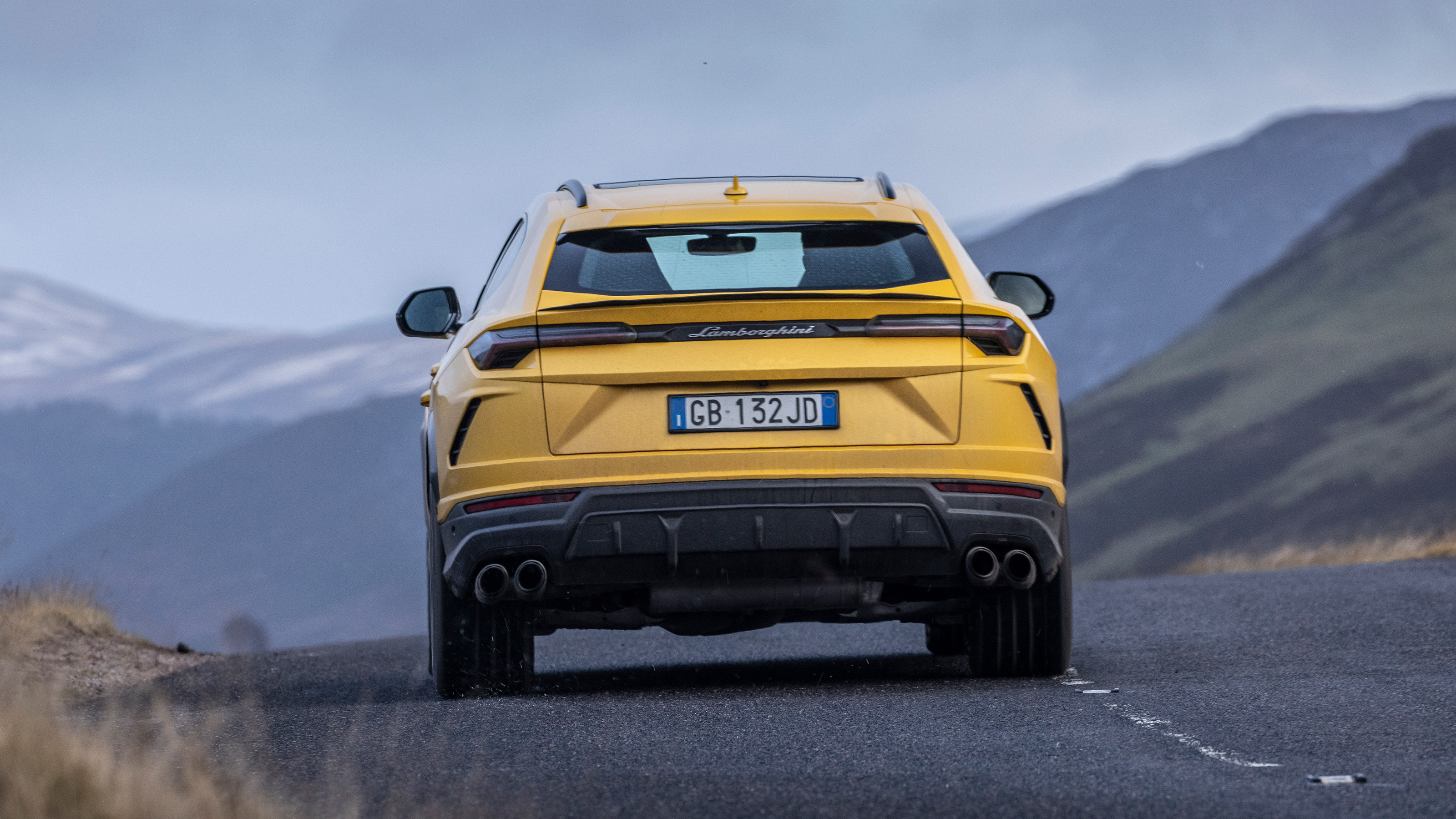 Lamborghini Urus - rear action