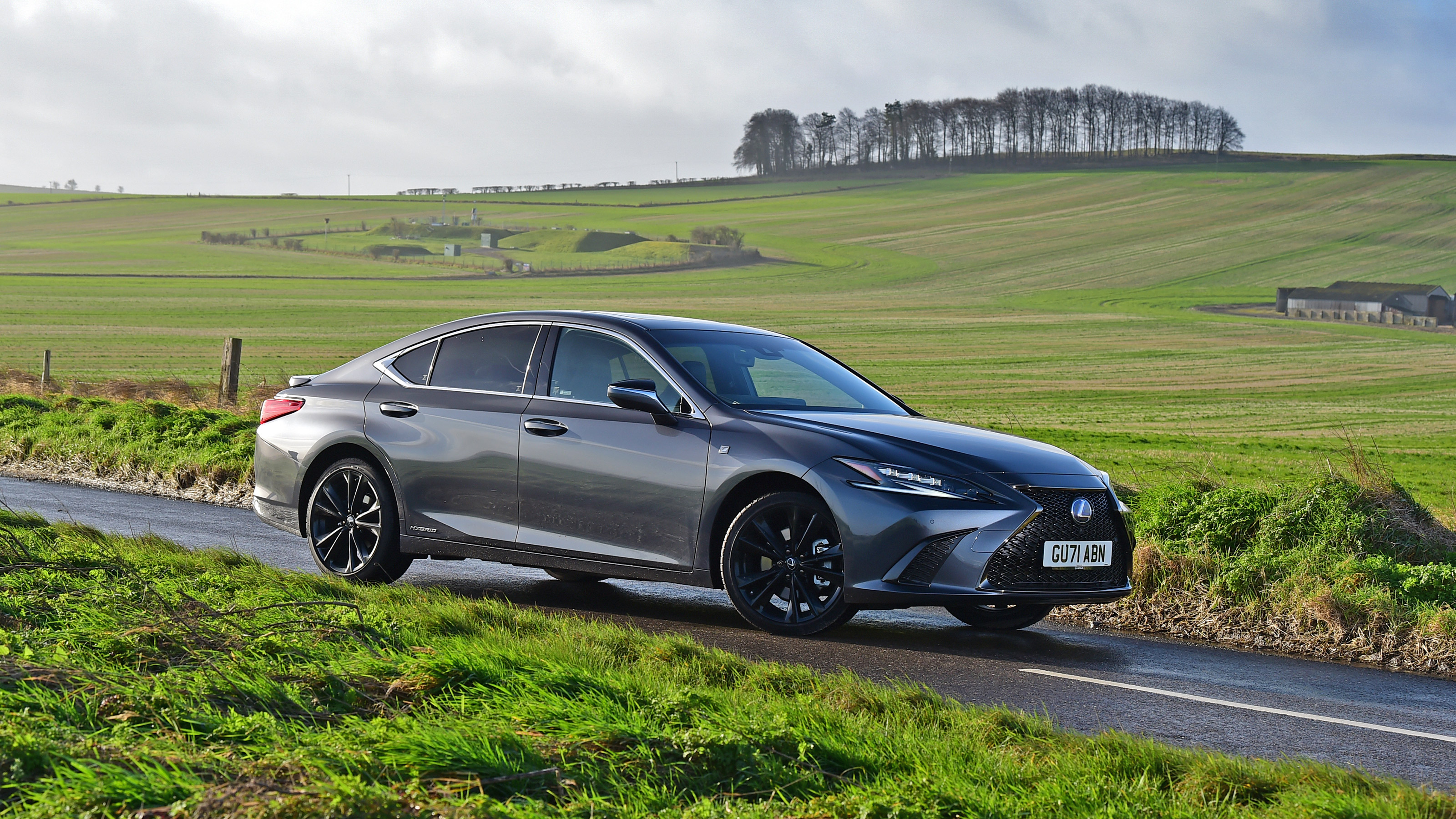 Lexus ES 300h - front static