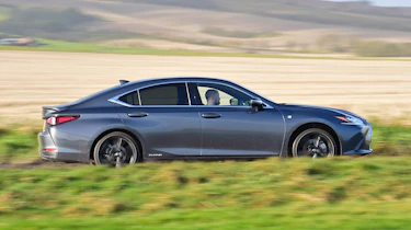 Lexus ES 300h - side