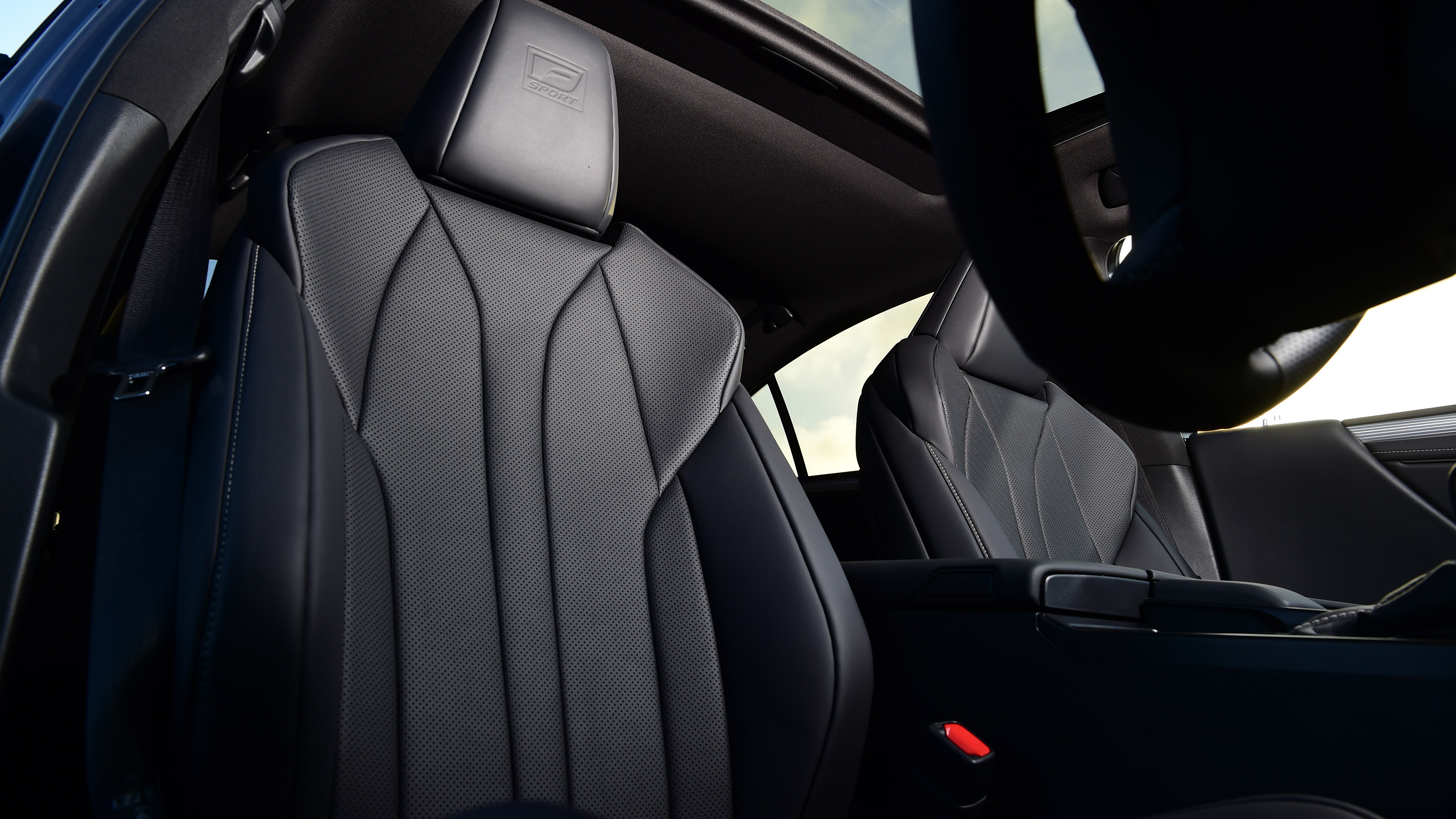 Lexus ES 300h - seats