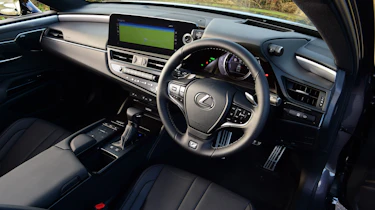 Lexus ES 300h - dash