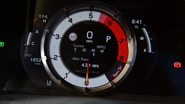 Lexus ES 300h - dials