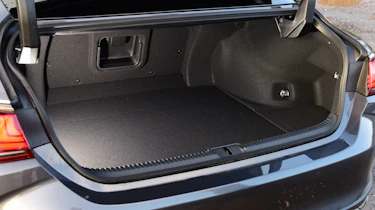 Lexus ES 300h - boot