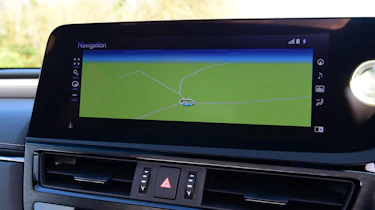 Lexus ES 300h - sat-nav