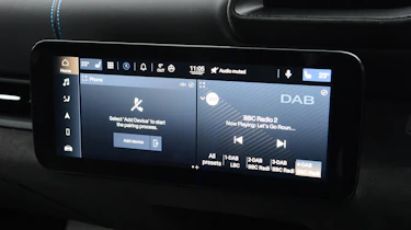 Maserati MC20 - screen