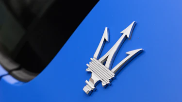 Maserati MC20 - badge