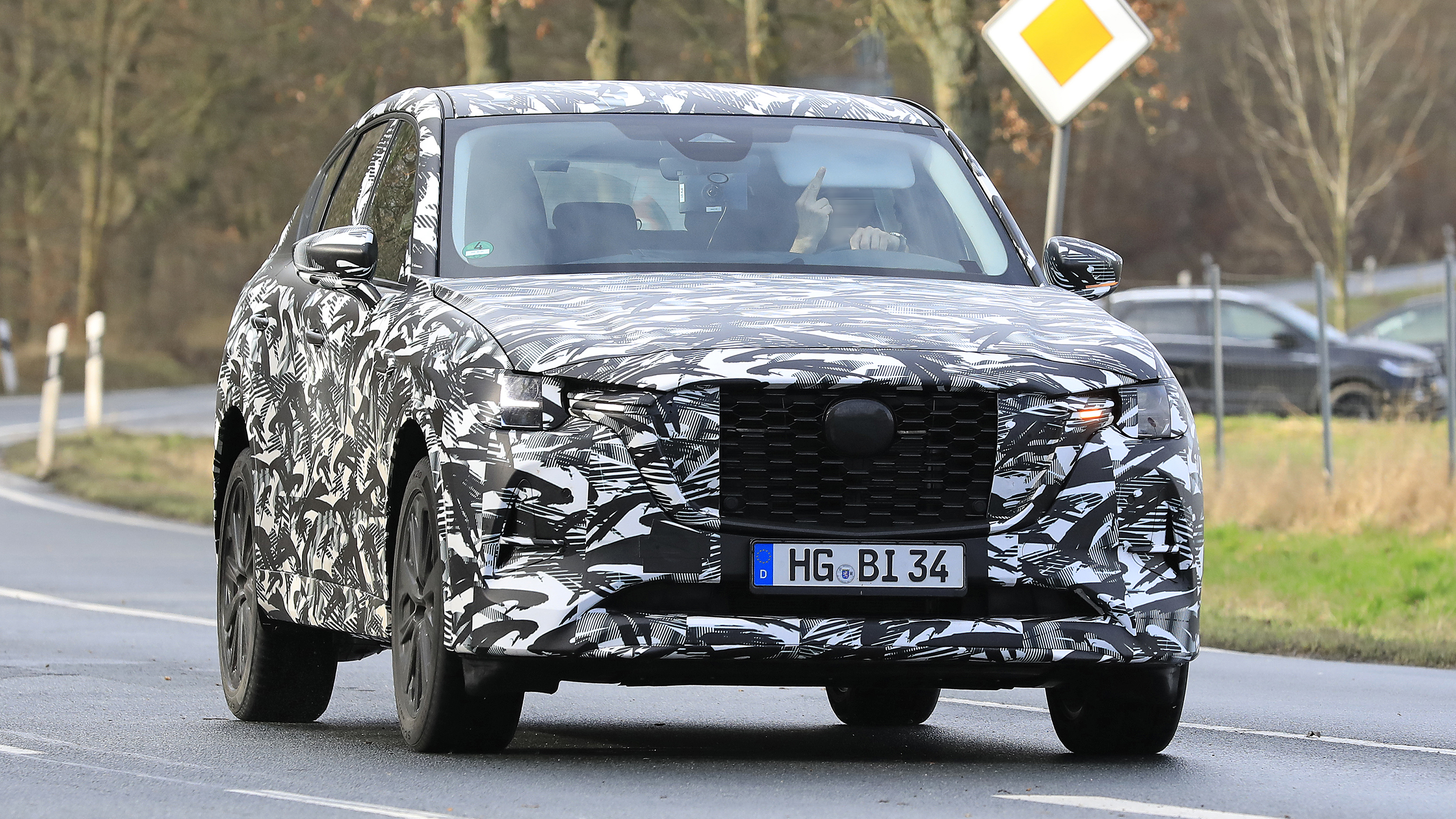 Mazda CX-60 - front spy
