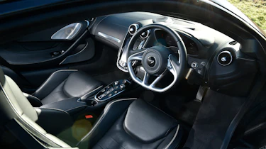 McLaren GT - dash