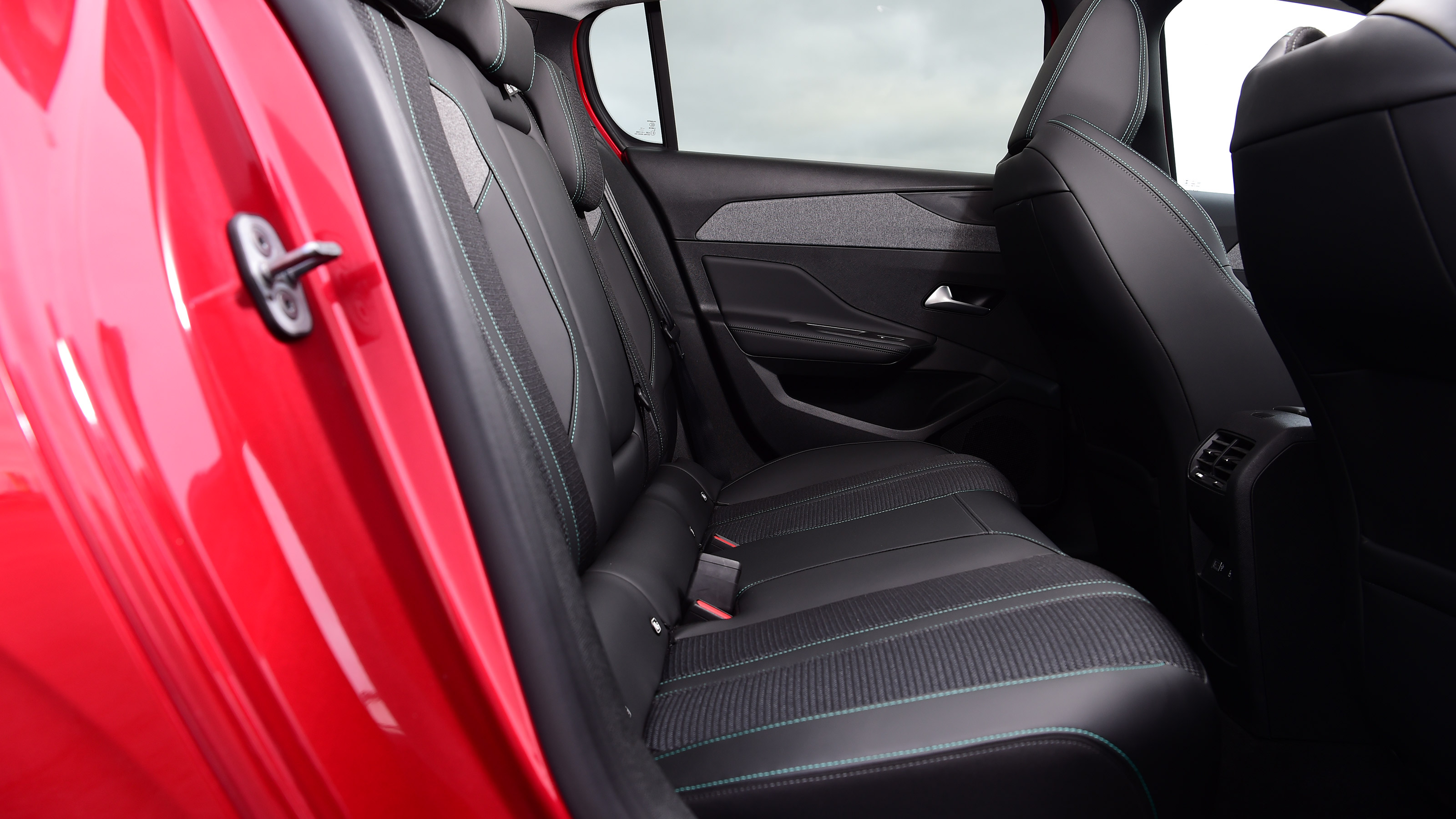 Peugeot 308 - rear seats