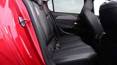 Peugeot 308 - rear seats