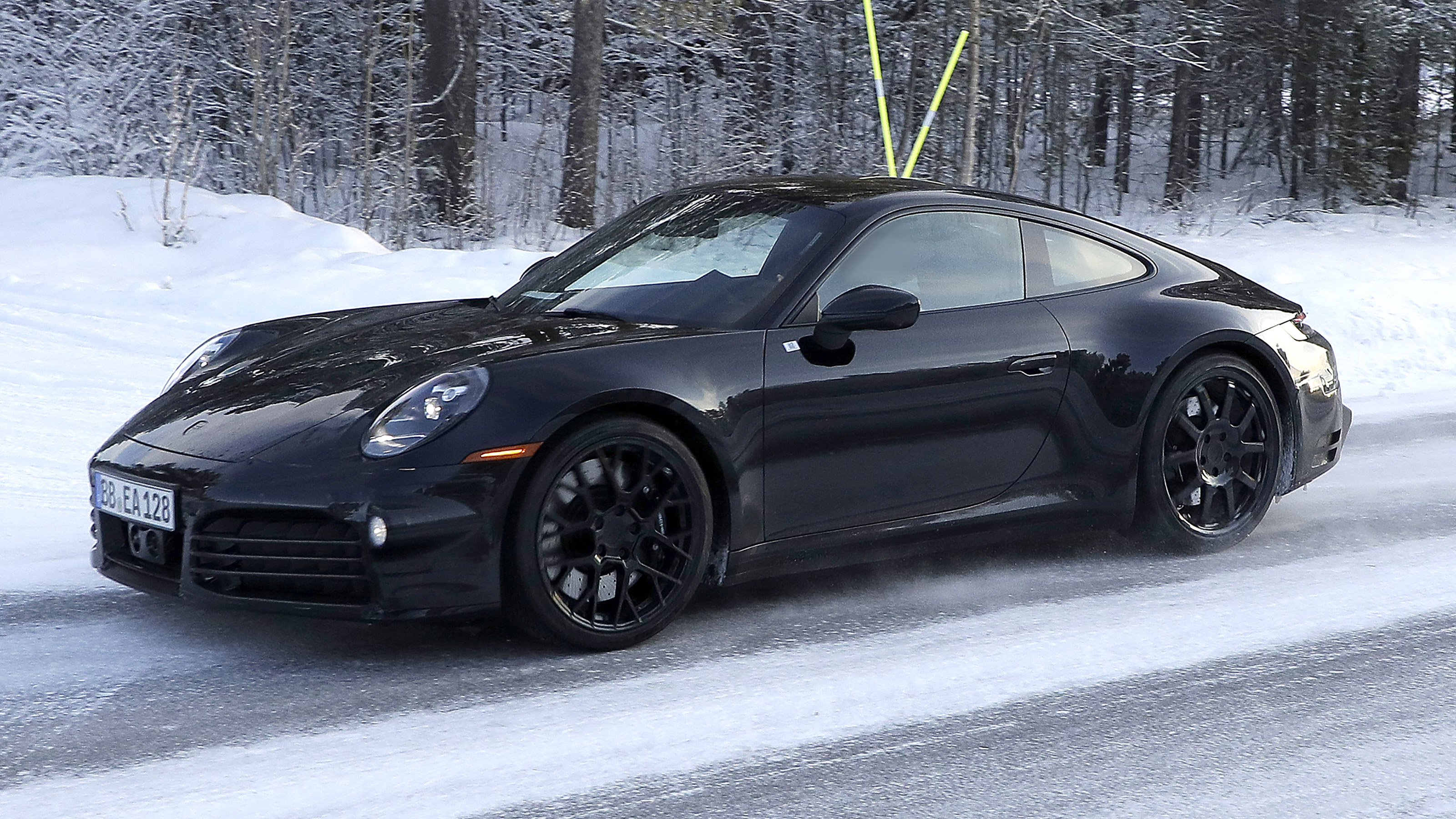 Porsche 911 facelift - spyshot 2