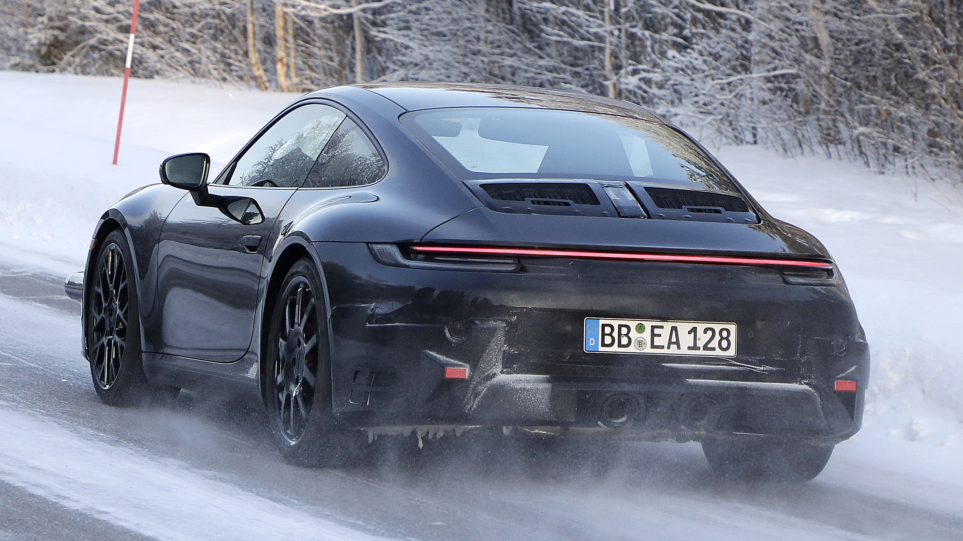 Porsche 911 facelift - spyshot 5