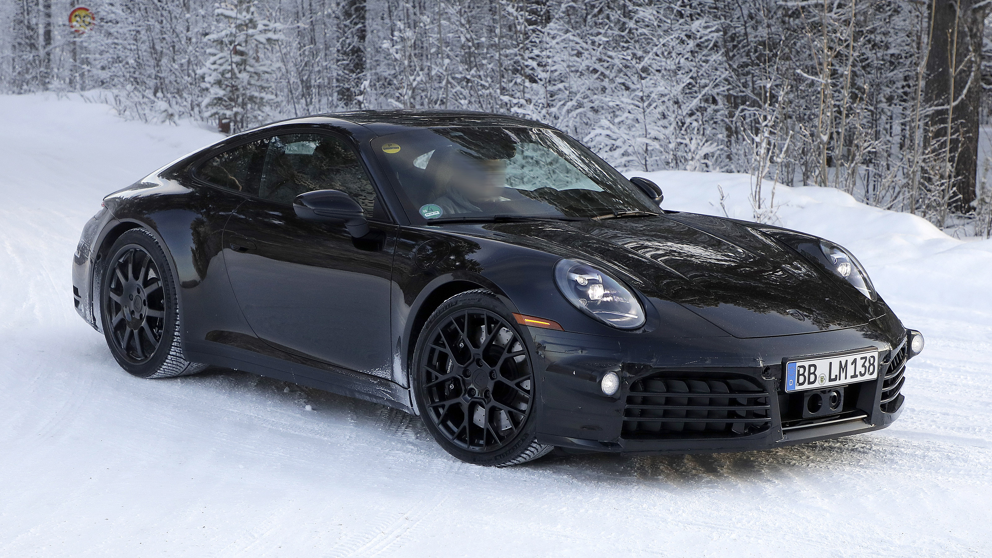 Porsche 911 facelift - spyshot 8
