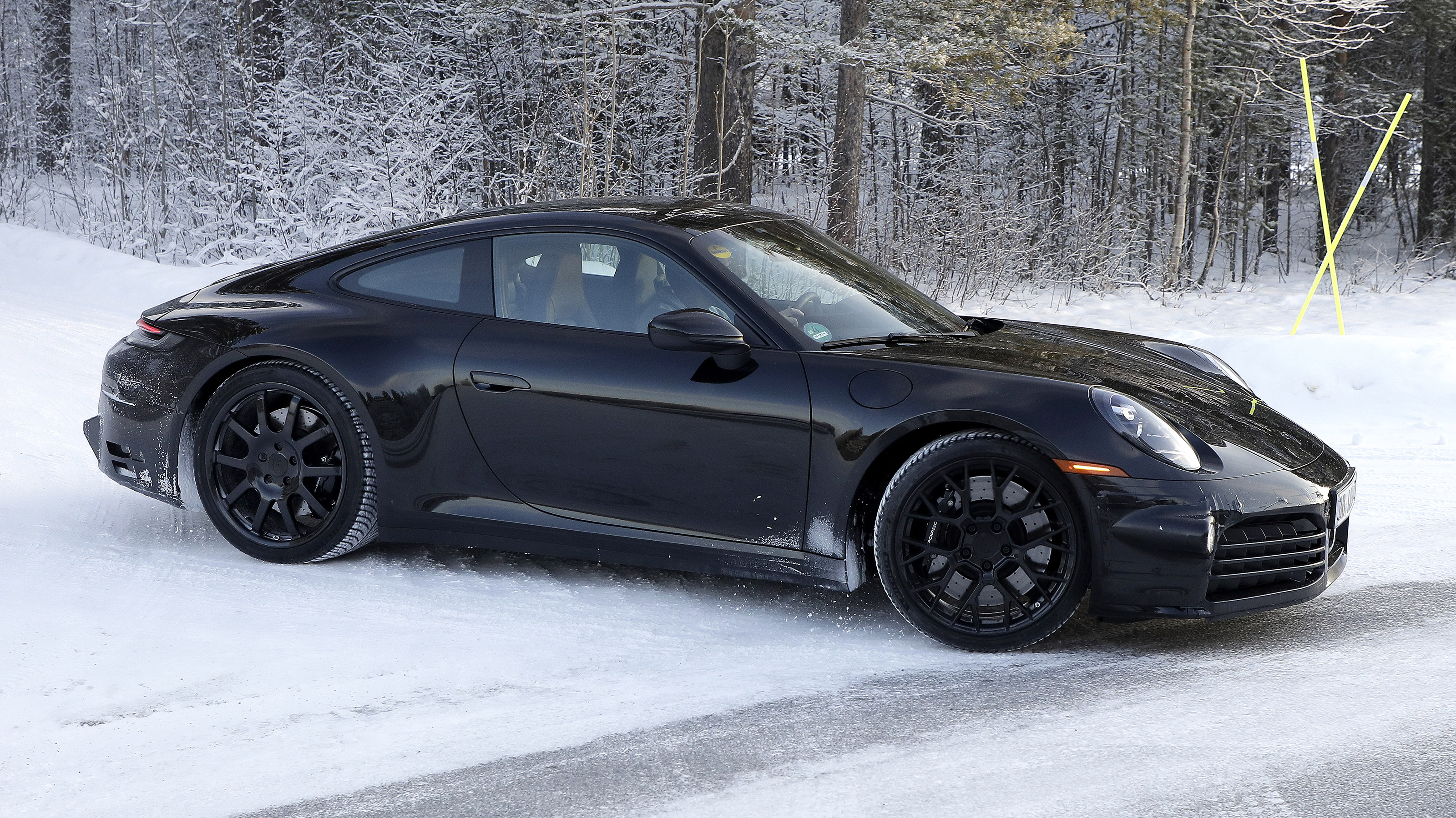 Porsche 911 facelift - spyshot 9