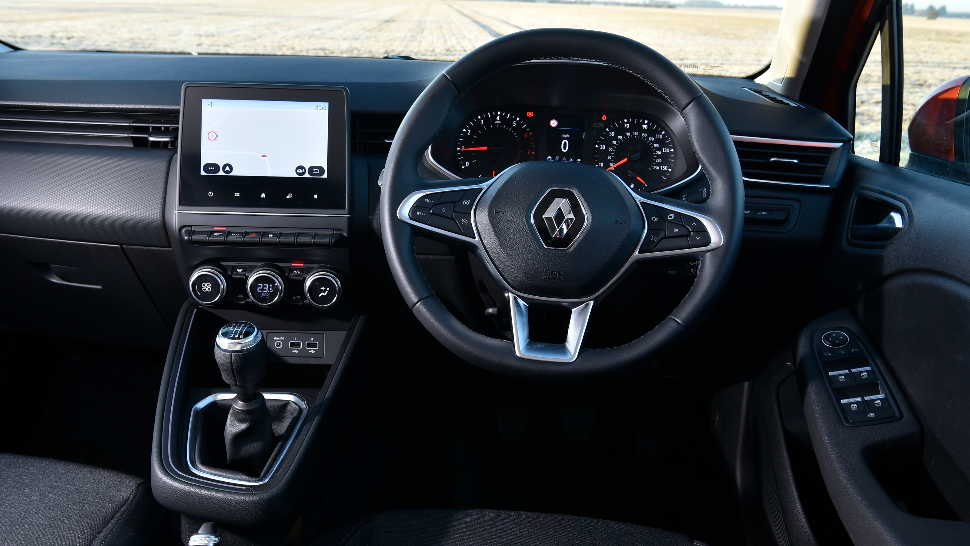 2022 Renault Clio TCe 90 - interior