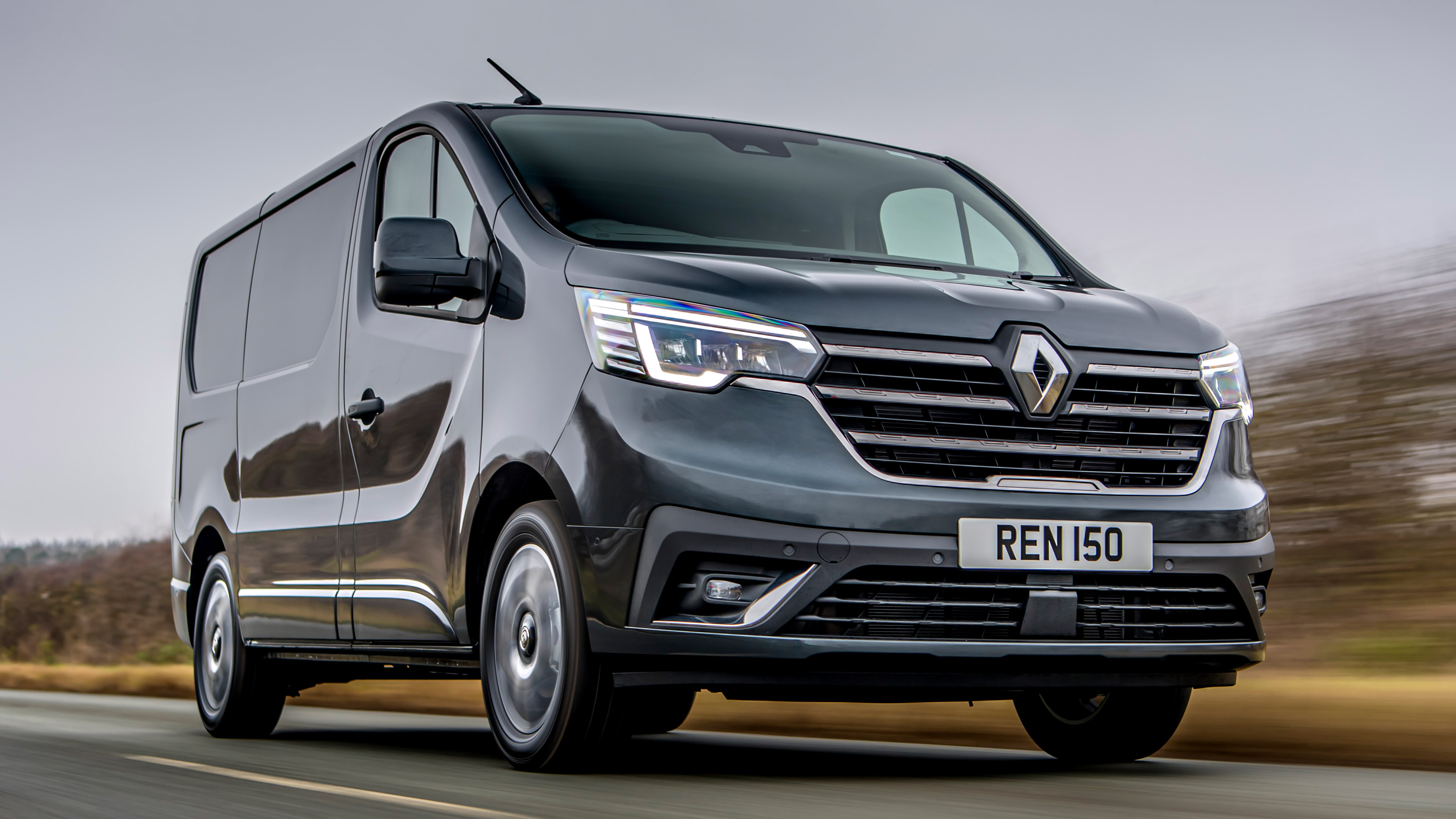 Renault Trafic - front tracking