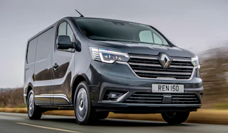 Renault Trafic - front tracking