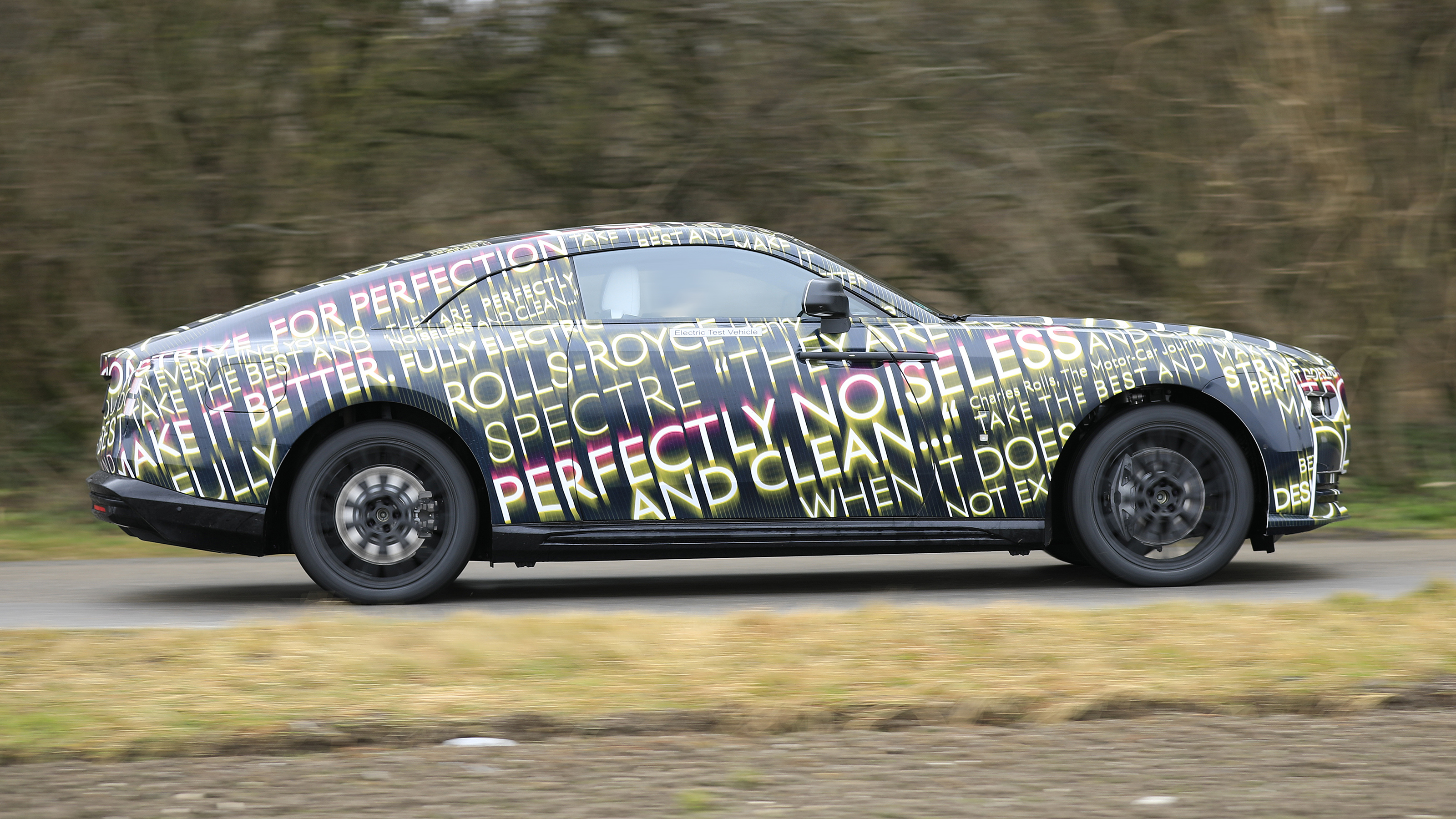 Rolls-Royce Spectre - side
