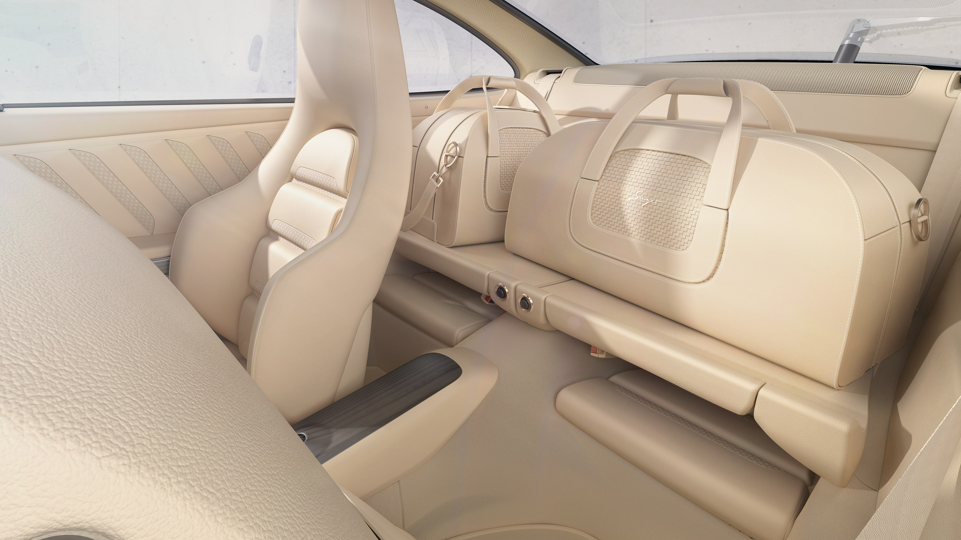 Singer Porsche 911 - rear seats