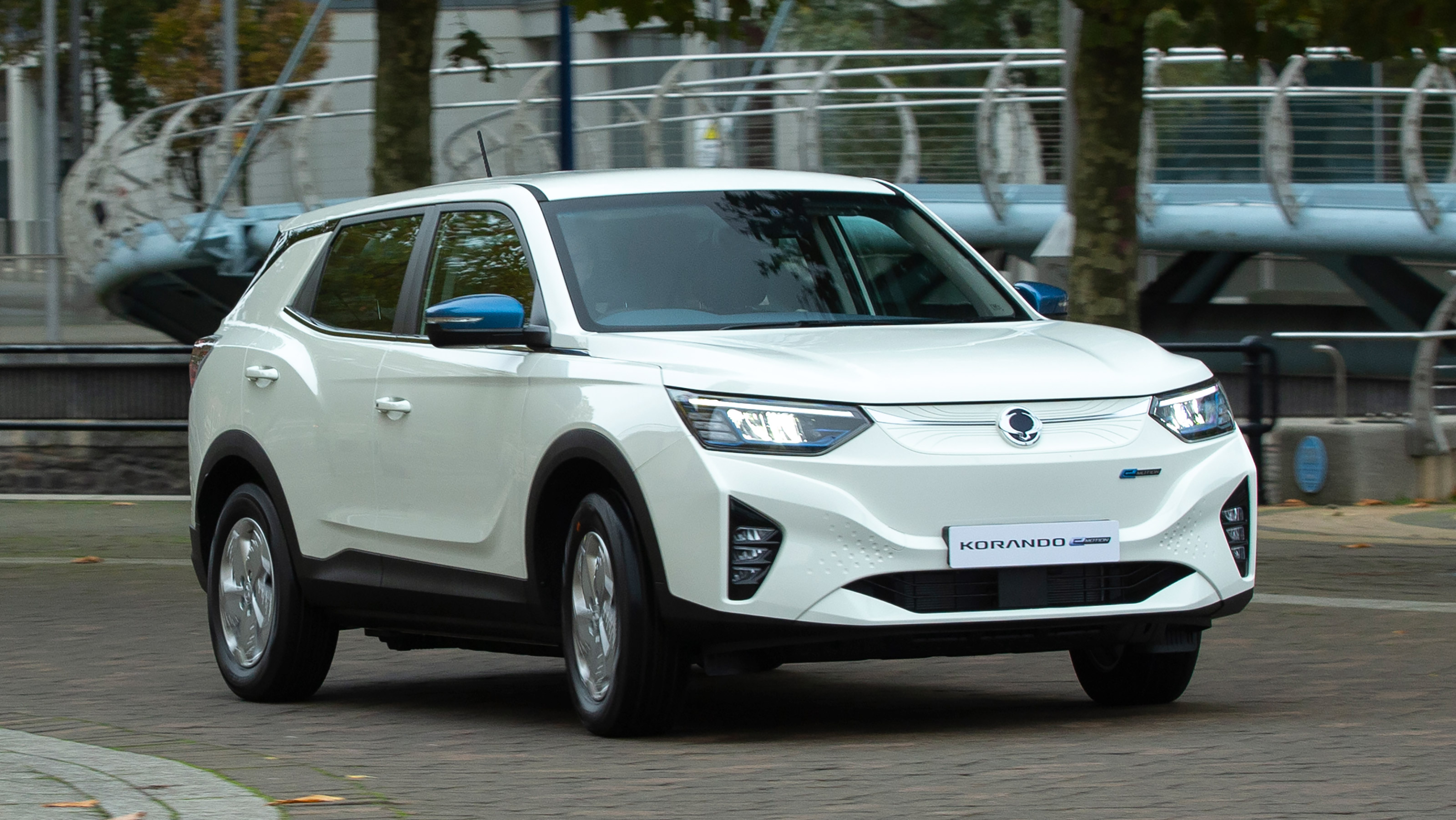 SsangYong Korando e-Motion - front cornering