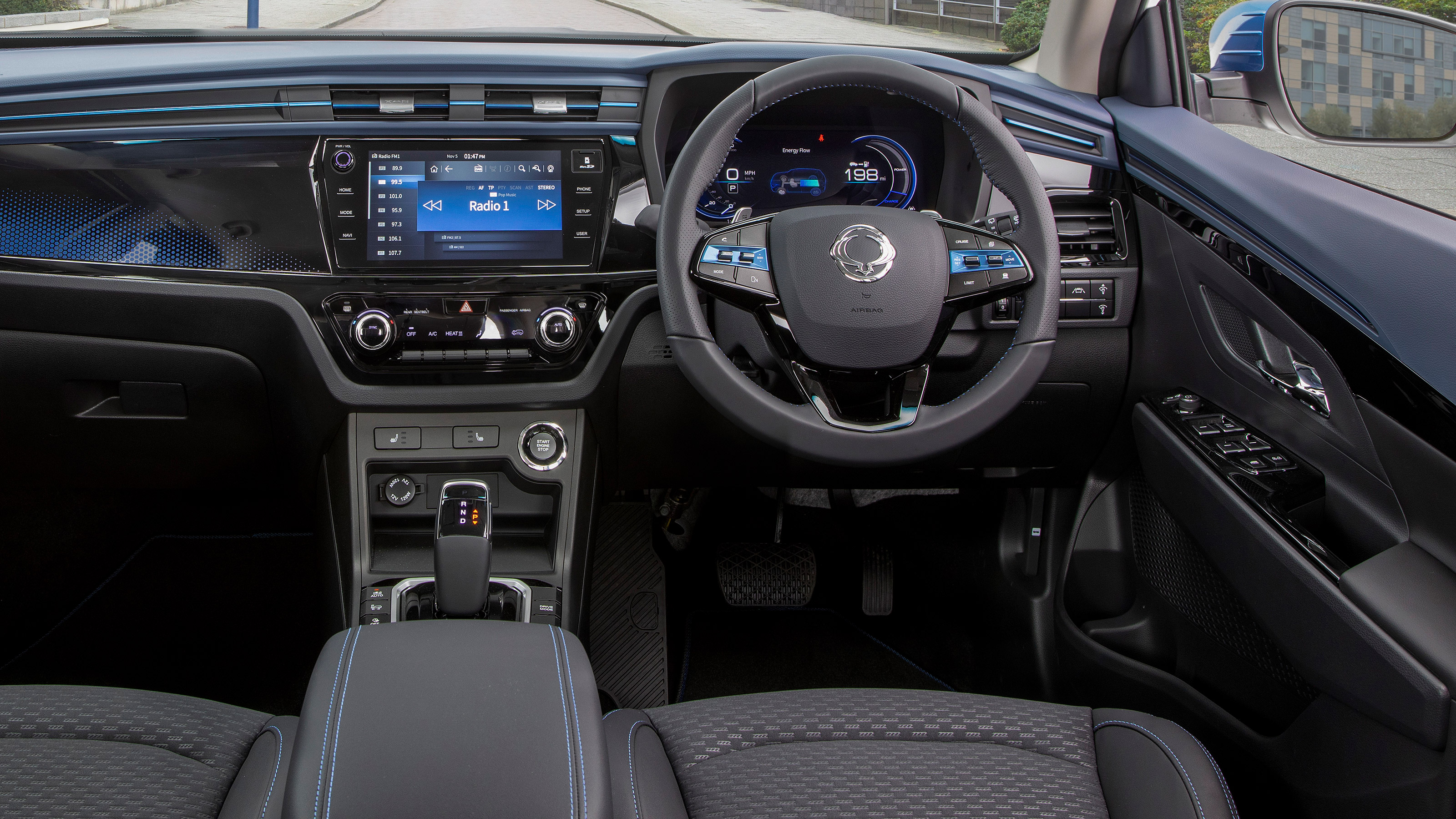 SsangYong Korando e-Motion - dash