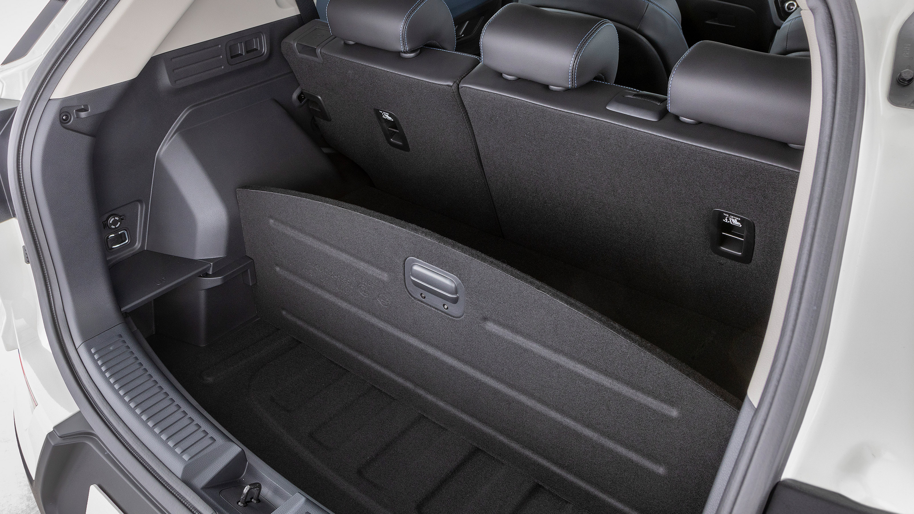 SsangYong Korando e-Motion - boot